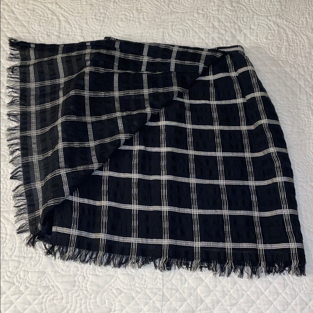 Vintage Carlisle Black & White Linen/Cotton blend mini wrap skirt. Lined. Size 6 - Picture 3 of 8